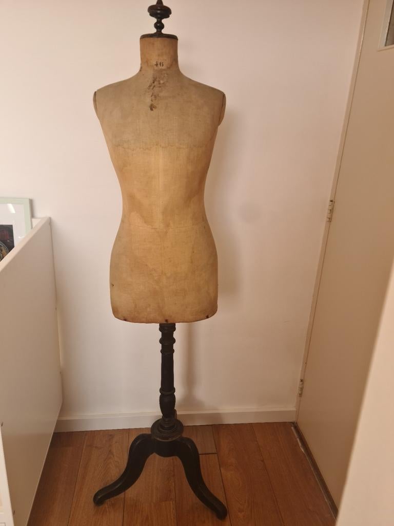 Antieke paspop met houten onderstel, Ophalen of Verzenden, Gebruikt, Paspop