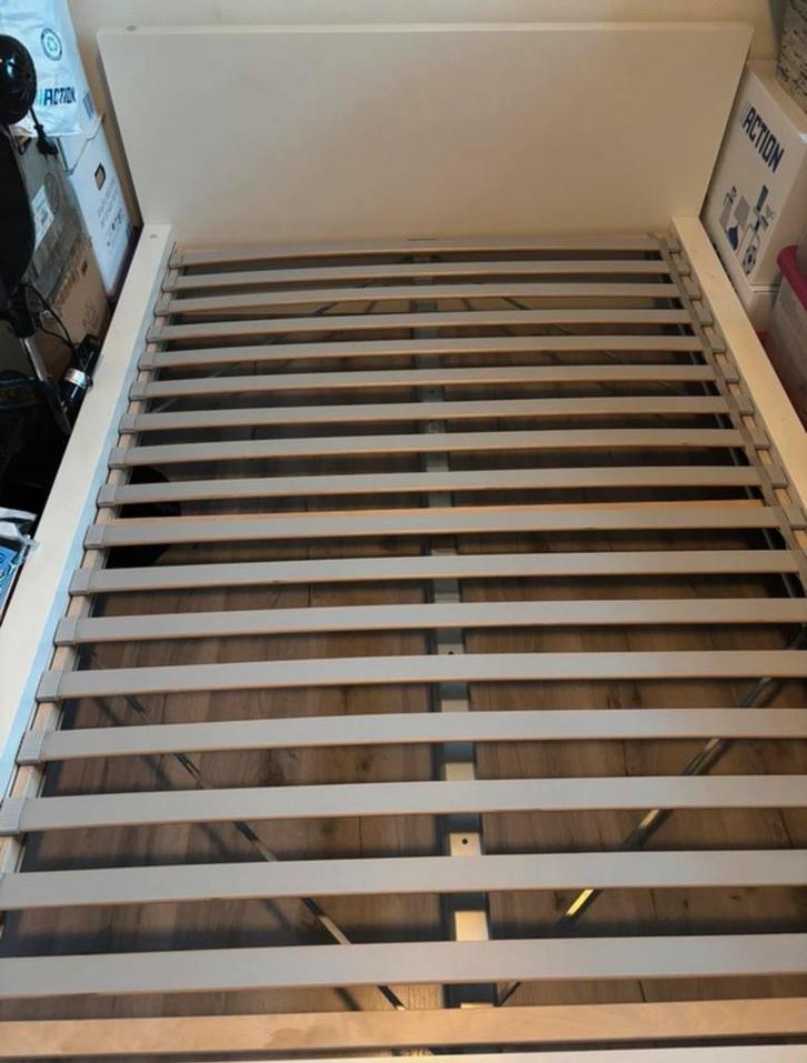 Ikea Bedframe - Goedkoop!, Huis en Inrichting, Slaapkamer | Bedden, Gebruikt, Tweepersoons, 140 cm, 200 cm, Hout, Wit, Verstelbaar