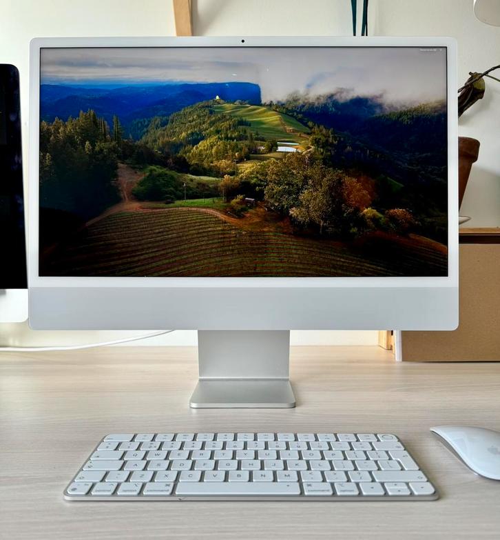 iMac 24" Silver, M3 8C-CPU & 10C-GPU, 8GB, 256GB, Computers en Software, Apple Desktops, Zo goed als nieuw, iMac, SSD, 3 tot 4 Ghz