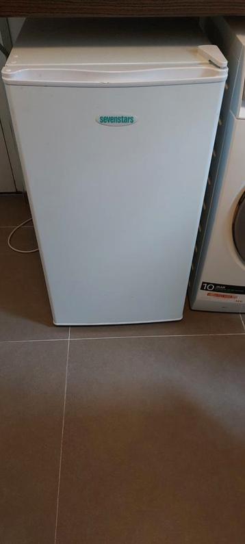 Koelkast met vries vak. (Extra klein) beschikbaar voor biedingen