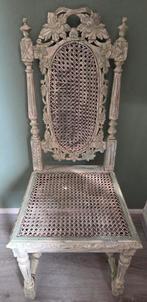 Antieke verweerde stoel, Ophalen