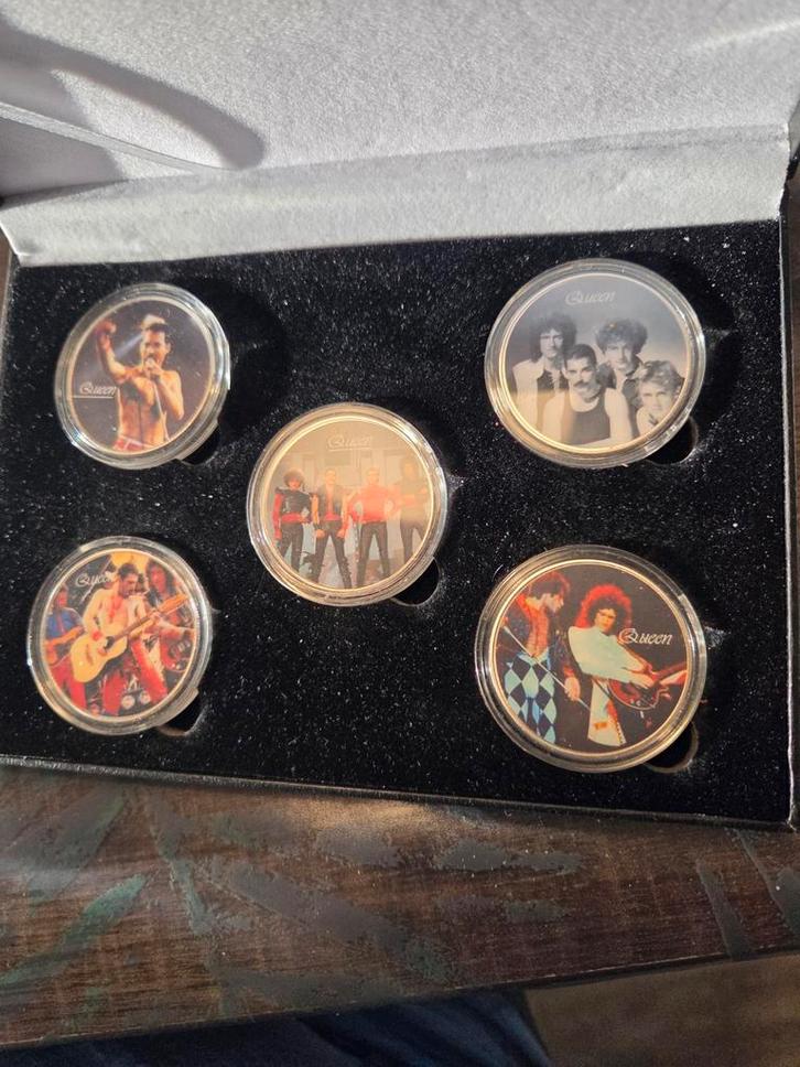 Queen Munten Set - Limited Edition, Postzegels en Munten, Penningen en Medailles, Overige materialen, Ophalen of Verzenden