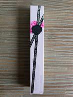 Victor Rolf Flowerbomb Pretty Peony Tasspray 🪷, Ophalen of Verzenden, Nieuw