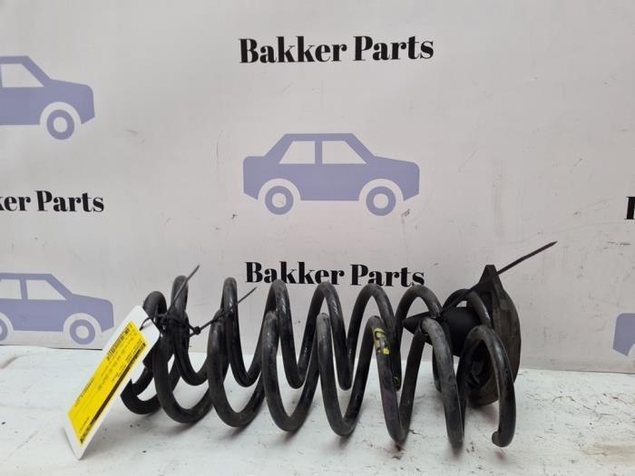 Schroefveer achter van een Dacia Logan, Auto-onderdelen, Ophanging en Onderstel, Dacia, Gebruikt, 3 maanden garantie