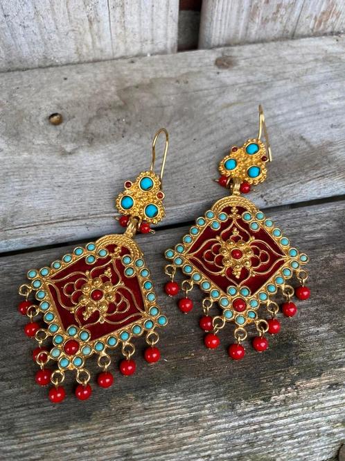 Prachtige zwaar vergulde oorbellen met Turkoois., Sieraden, Tassen en Uiterlijk, Oorbellen, Nieuw, Hangers, Goud, Goud, Met edelsteen