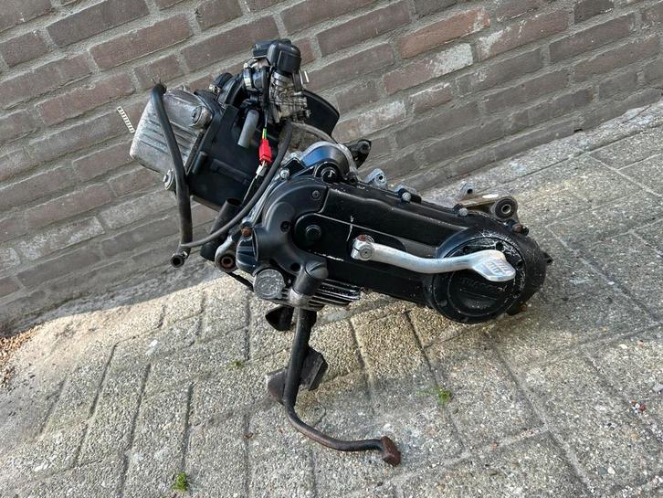 vespa lx s motorblok 50cc 4takt 2V4T piaggio, Fietsen en Brommers, Scooters | Vespa, Gebruikt, Vespa LX, Maximaal 25 km/u, Benzine