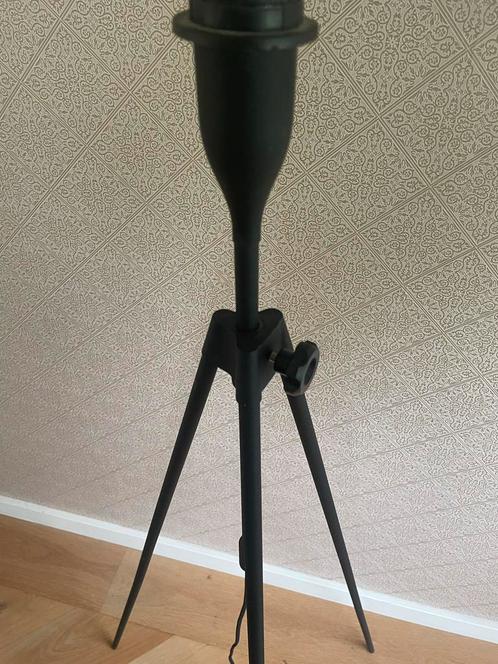 Zuiver Lesley Driepoot Vloerlamp, Huis en Inrichting, Lampen | Vloerlampen, Zo goed als nieuw, 100 tot 150 cm, Metaal, Ophalen