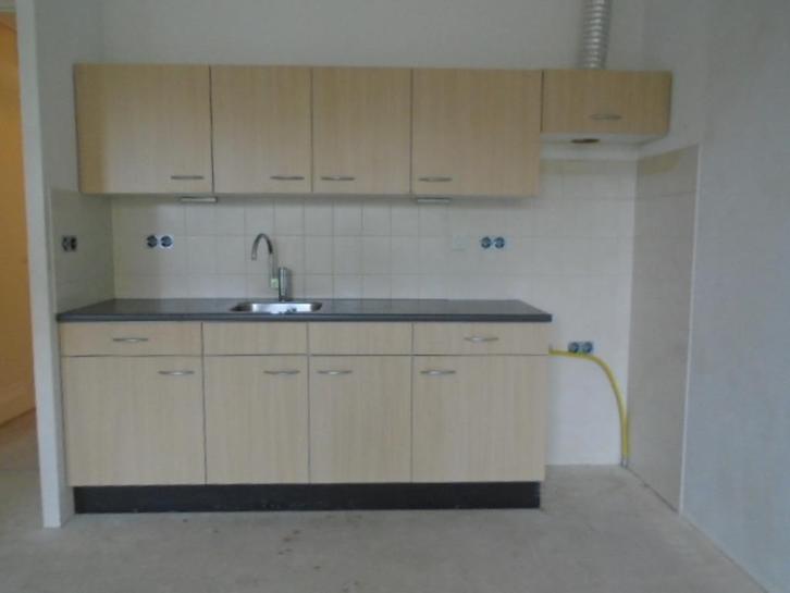 zgan Bribus rechte keuken, pantry in licht houtdecor, 210 cm, Huis en Inrichting, Keuken | Complete keukens, Zo goed als nieuw