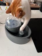 Drinfontein voor honden en katten, Dieren en Toebehoren, Kattenvoerbakken en Drinkbakken, Ophalen of Verzenden, Zo goed als nieuw