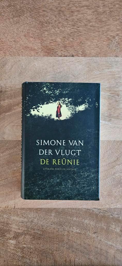 Simone van der Vlught - De reünie, Boeken, Thrillers, Zo goed als nieuw, Nederland, Ophalen of Verzenden