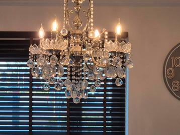 Mooie, authentieke Kroonluchters 2x beschikbaar voor biedingen