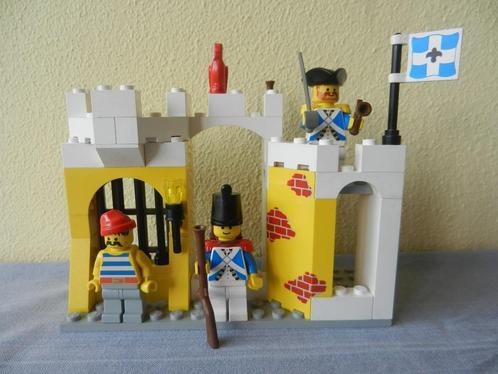 Lego 6259 soldaten ford met piraten gevangenis (uit 1991), Kinderen en Baby's, Speelgoed | Duplo en Lego, Gebruikt, Ophalen of Verzenden