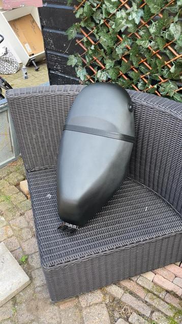Zip zadel goeie staat beschikbaar voor biedingen