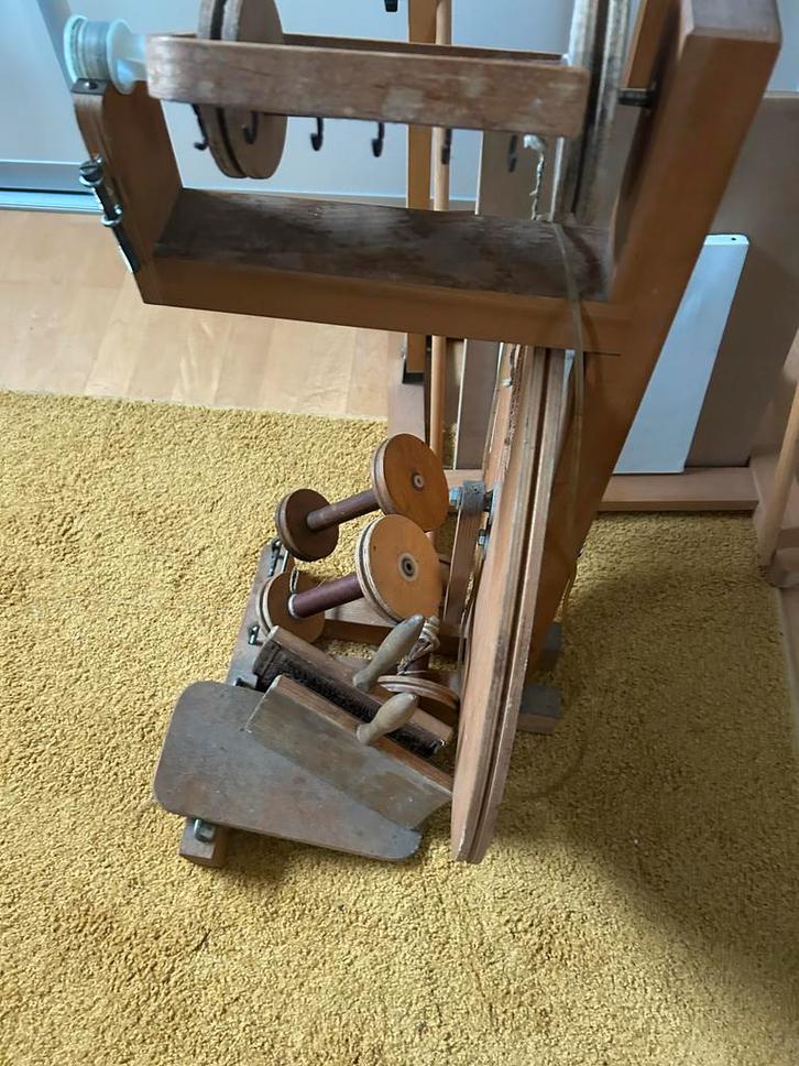 Louet Spinnewiel + Kaarden - Gebruikt, opknappen, Hobby en Vrije tijd, Spinnewielen en Spinnen, Gebruikt, Spinnewiel, Ophalen