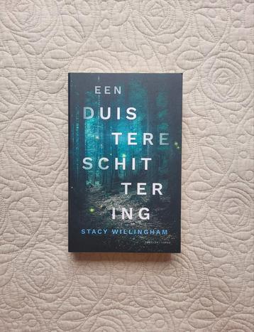 Stacey Willingham - Een duistere schittering beschikbaar voor biedingen
