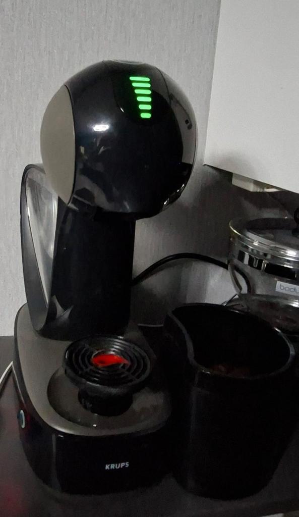 Krups Nescafe Dolce Gusto koffiemachine, Witgoed en Apparatuur, Koffiezetapparaten, Zo goed als nieuw, Koffiemachine, Ophalen of Verzenden