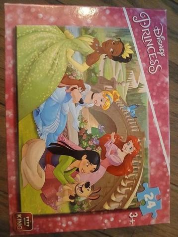 Puzzel disney prinsessen  beschikbaar voor biedingen