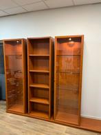 Prachtige massief houten vitrine kasten, Huis en Inrichting, Kasten | Vitrinekasten, Ophalen of Verzenden, Zo goed als nieuw, 25 tot 50 cm