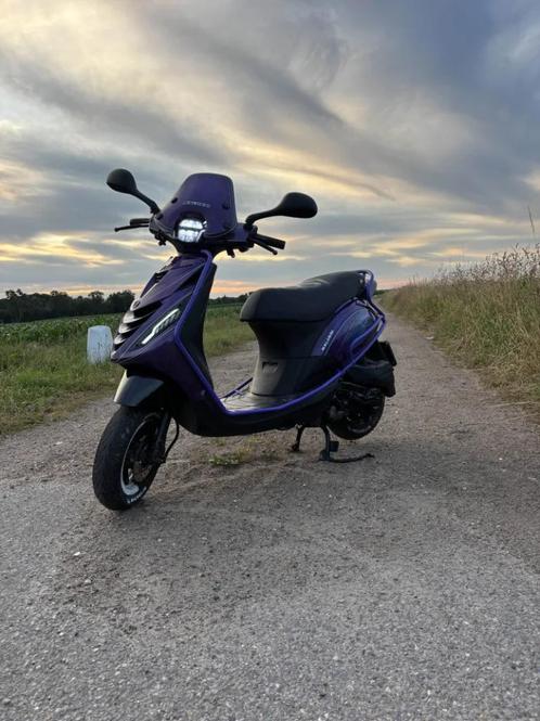 Supermooie Piaggio ZIP, Fietsen en Brommers, Scooters | Piaggio, Zo goed als nieuw, Zip, Benzine, Ophalen