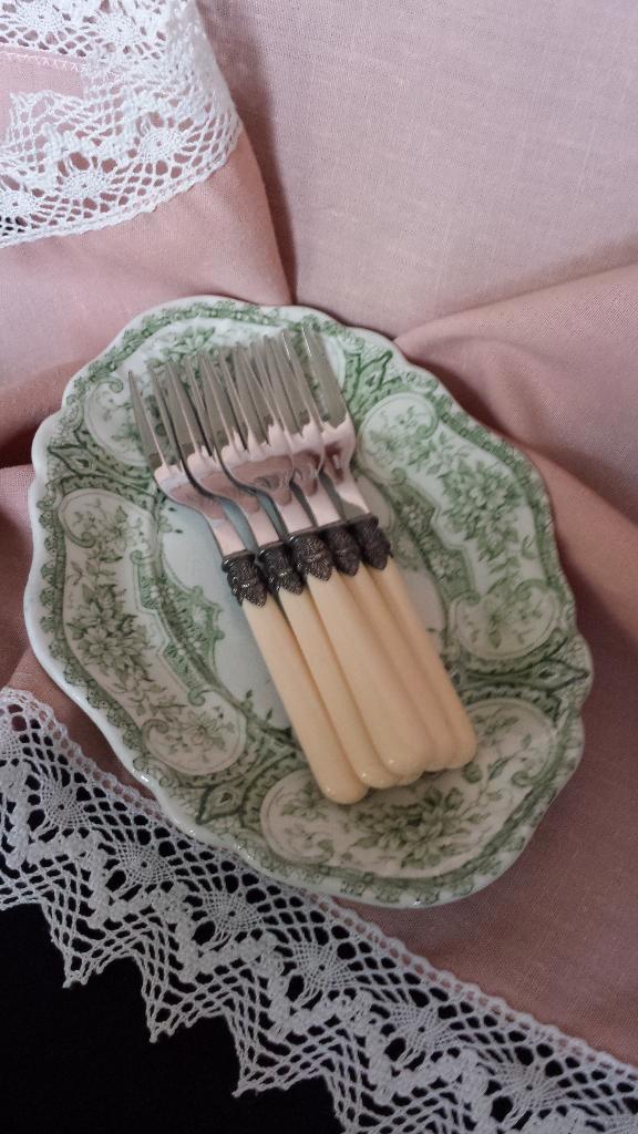 Antiek Engels Schaaltje WARWICK Green <> Beboterd 21x15 cm., Antiek en Kunst, Antiek | Servies los, Ophalen of Verzenden