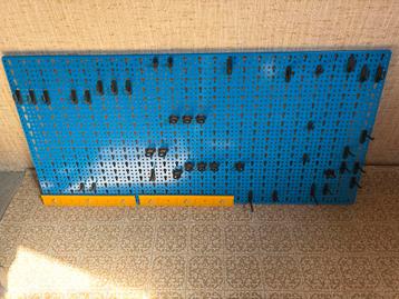 Gereedschap wandbord beschikbaar voor biedingen