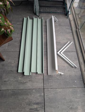 Hang planken beschikbaar voor biedingen