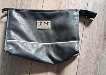 Zwarte kunstleren toilettas / etui van Paolo Mancini beschikbaar voor biedingen
