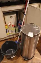 Online Veiling: Diversen o.a. schoonmaakmiddelen, afvalba...