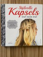 Stijlvolle Kapsels Stap voor Stap - Nieuw!, Boeken, Ophalen of Verzenden, Zo goed als nieuw, Overige onderwerpen