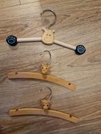 3 houten kinderkleding hangers, Gebruikt, Ophalen of Verzenden