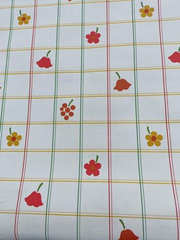 Vintage wit behang in kleine bloemen print (LB2) beschikbaar voor biedingen