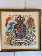 oud borduursel en tegel koningen Beatrix 1980 in lijst, Verzamelen, Koninklijk Huis en Royalty, Ophalen of Verzenden, Zo goed als nieuw