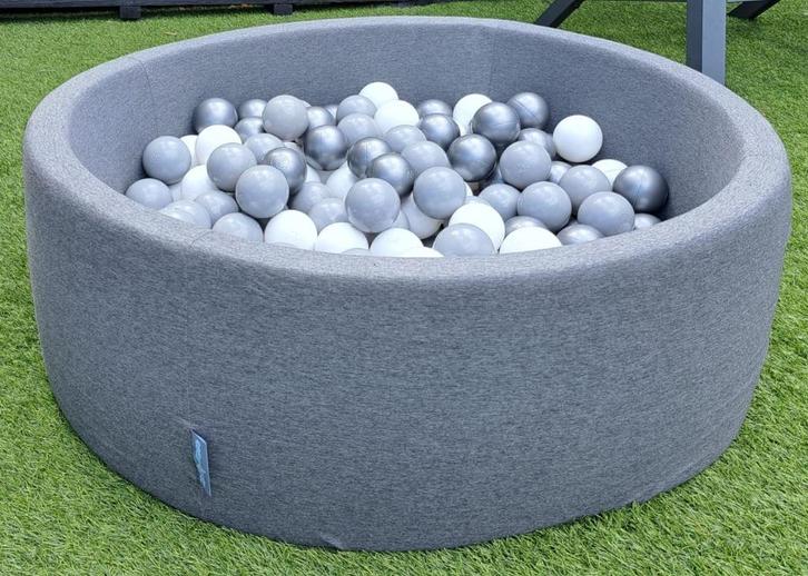 KiddyMoon Ballenbak 90x30cm incl 200 ballen, Kinderen en Baby's, Speelgoed | Babyspeelgoed, Zo goed als nieuw, Overige typen, Ophalen