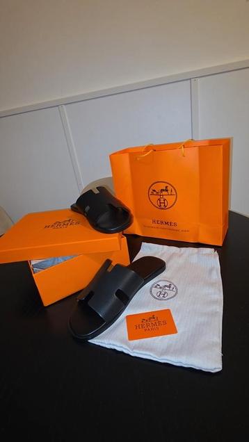 Hermes Izmir slipper zwart beschikbaar voor biedingen