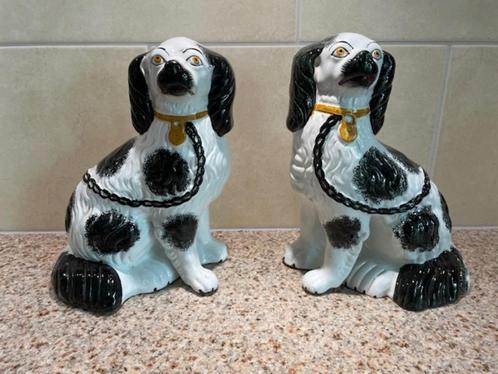Engels Staffordshire spaniël hondjes. Hoerenhondjes., Antiek en Kunst, Antiek | Keramiek en Aardewerk, Ophalen of Verzenden