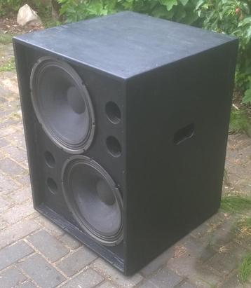 Subs 800 - 1400 Watt dubbel 15 inch, 2 stuks beschikbaar voor biedingen