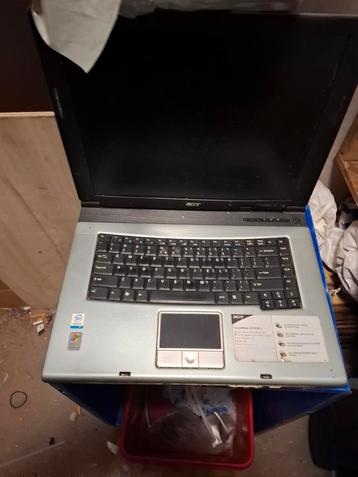 Kapotte laptops  beschikbaar voor biedingen