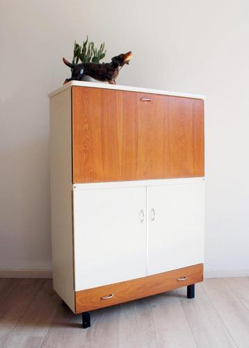 Vintage bureau /secretaire. Houten retro commode / kast. beschikbaar voor biedingen