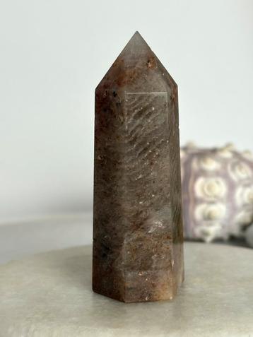 Edelstenen toren beschikbaar voor biedingen