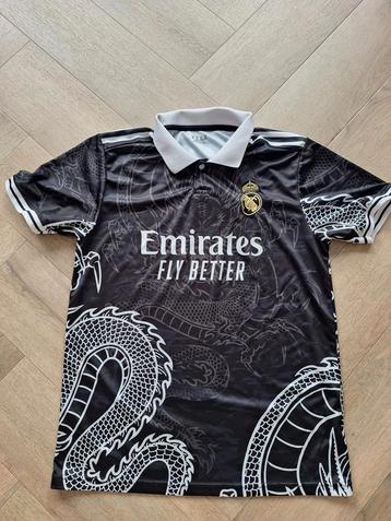 Real Madrid shirt maat M beschikbaar voor biedingen