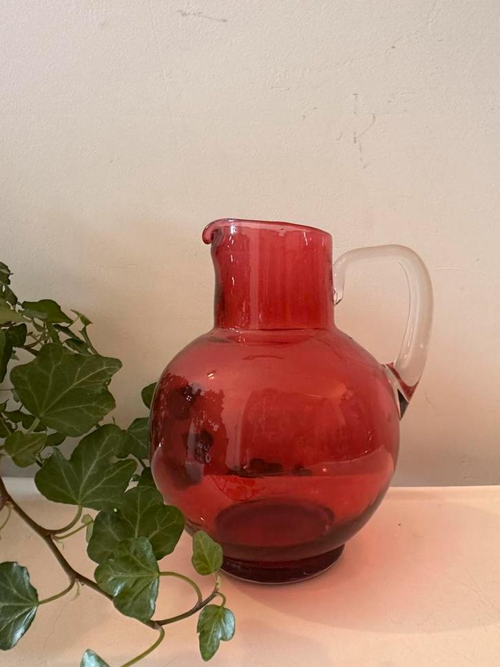 Cerise rode karaf Scandinavisch design, Antiek en Kunst, Antiek | Glas en Kristal, Ophalen of Verzenden