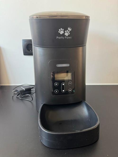 Automatische voerbak Prettypaws, Dieren en Toebehoren, Overige Dieren-accessoires, Zo goed als nieuw, Ophalen