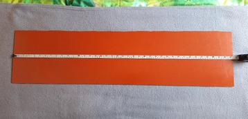 rode kunststof buigbare plaat. 1 meter x 25 cm x 3 mm beschikbaar voor biedingen