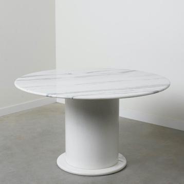 Grote vintage design eettafel jaren 60 70 marmer rond beschikbaar voor biedingen