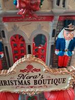 Lemax Nora,s Christmas Boutique., Diversen, Kerst, Ophalen of Verzenden, Gebruikt