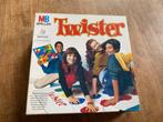 MB Twister Vintage Zeer goede staat, Vijf spelers of meer, Verzenden, Gebruikt, MB Spellen