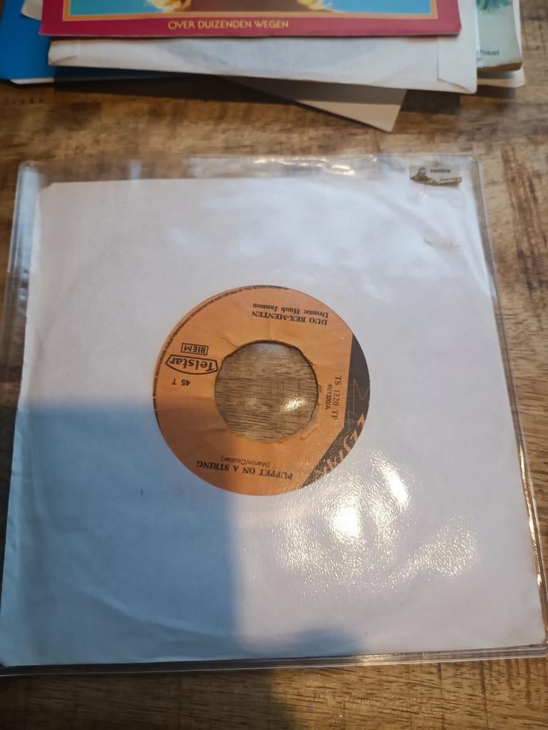 Duo Bex menten - puppet in a string, Ophalen of Verzenden, Zo goed als nieuw, Overige formaten, Levenslied of Smartlap