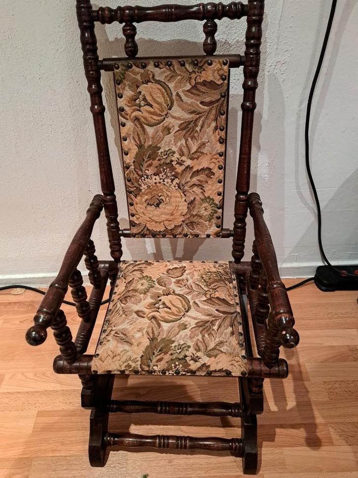 Antieke Schommelstoel met Tapestry Bekleding, Antiek en Kunst, Antiek | Meubels | Stoelen en Banken, Ophalen