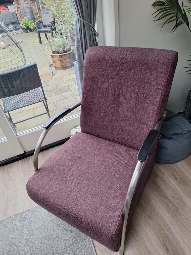 Comfortabele fauteuil met armleuningen, Huis en Inrichting, Fauteuils, Gebruikt, Metaal, Stof, 50 tot 75 cm, Minder dan 75 cm