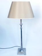 Luxe tafellamp, handgehamerde metalen voet, open stoffen kap, Ophalen, 50 tot 75 cm, Klassiek, Zo goed als nieuw